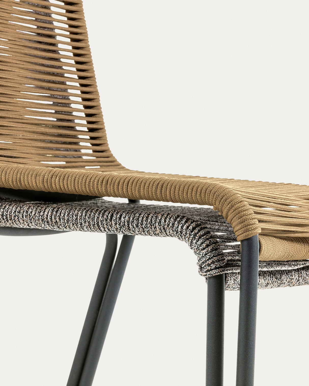 Lambton stapelbarer Stuhl aus schwarzem Seil und Stahl mit schwarzem Finish - ZEN ZONE Furniture