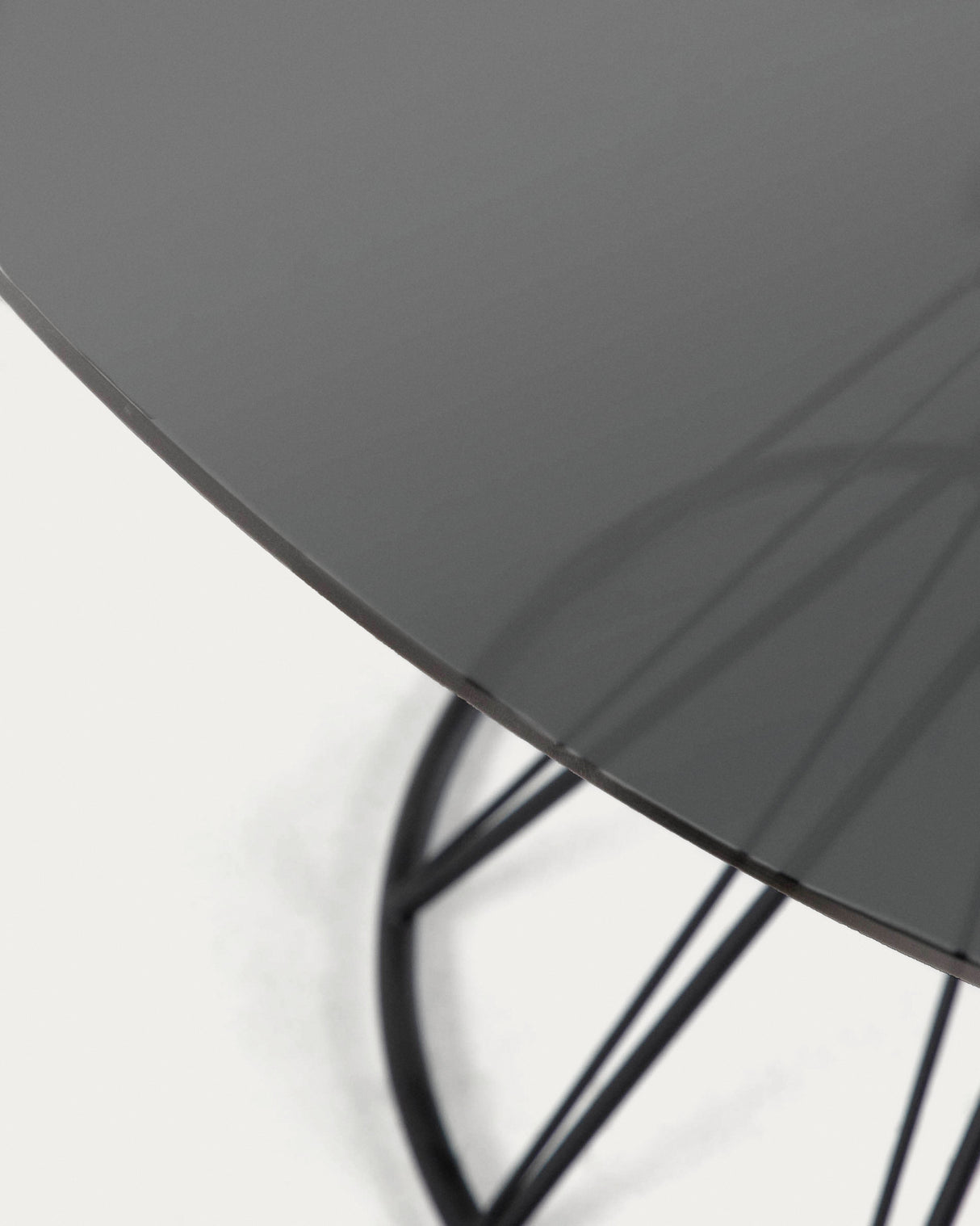 Niut Glas-Tisch Schwarz Ø 120 cm - ZEN ZONE Furniture