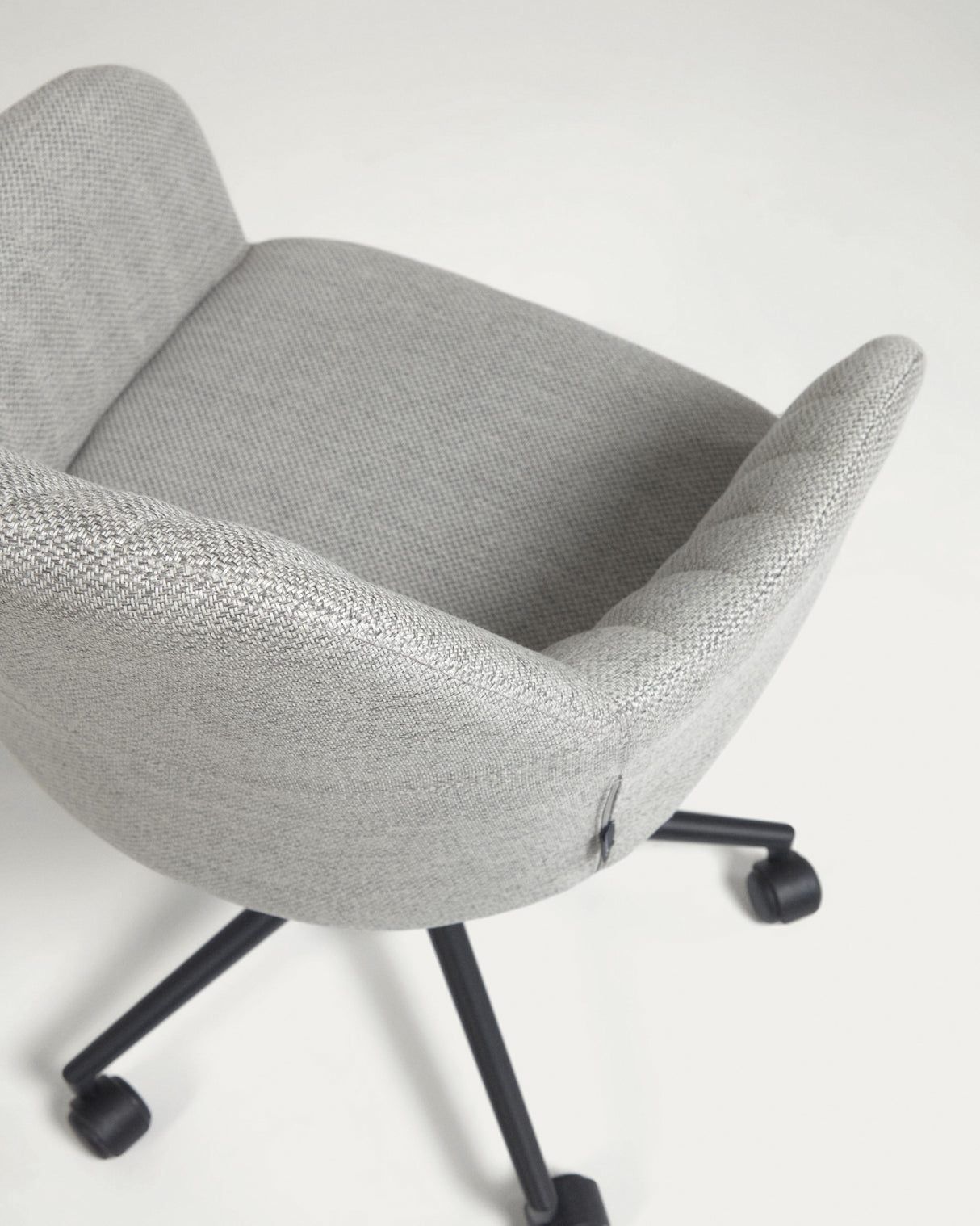 Madina Schreibtischstuhl hellgrau mit Beinen aus Stahl in Mattschwarz - ZEN ZONE Furniture