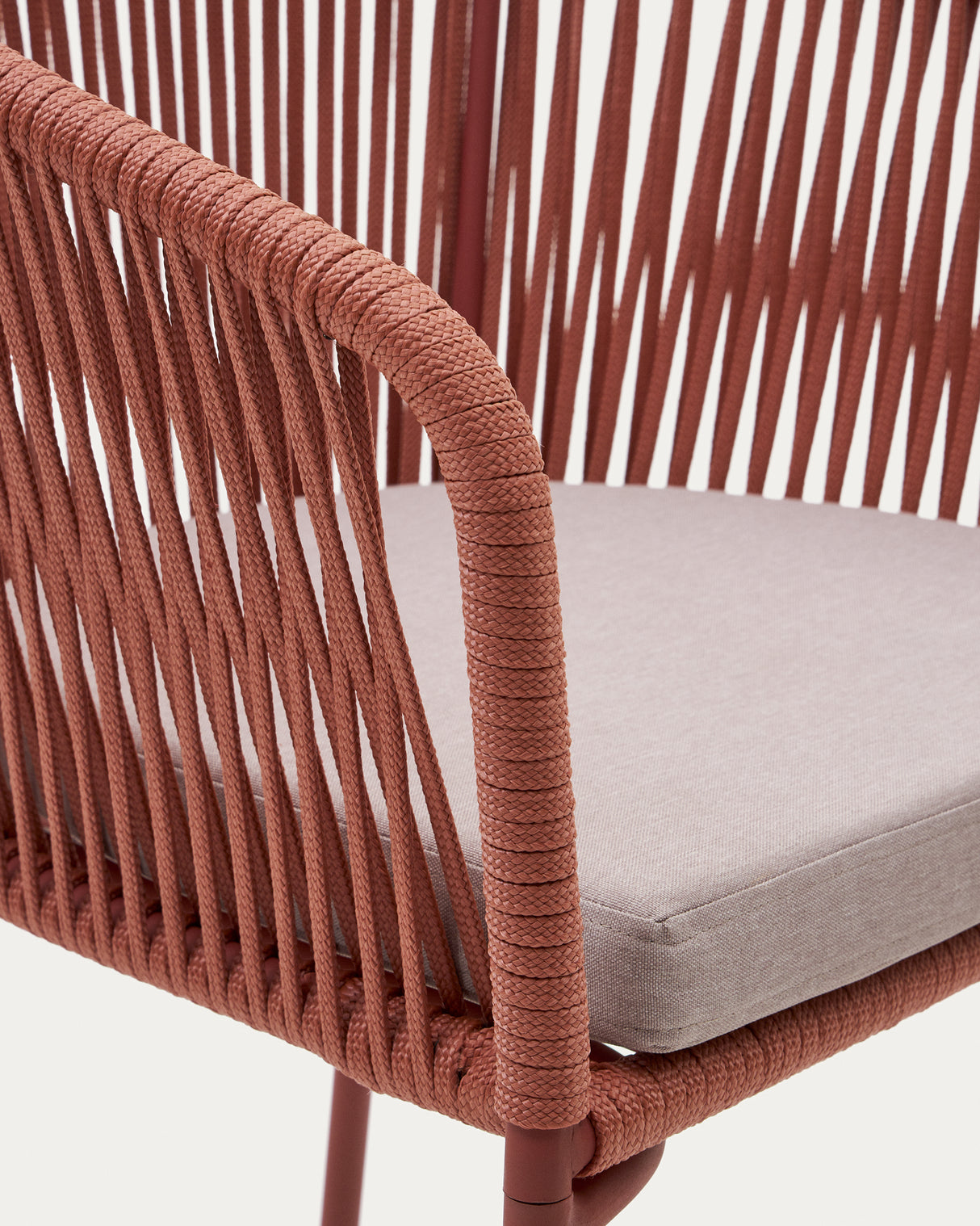 Yanet Stuhl aus Seil in Terrakotta mit Beinen aus verzinktem Stahl - ZEN ZONE Furniture