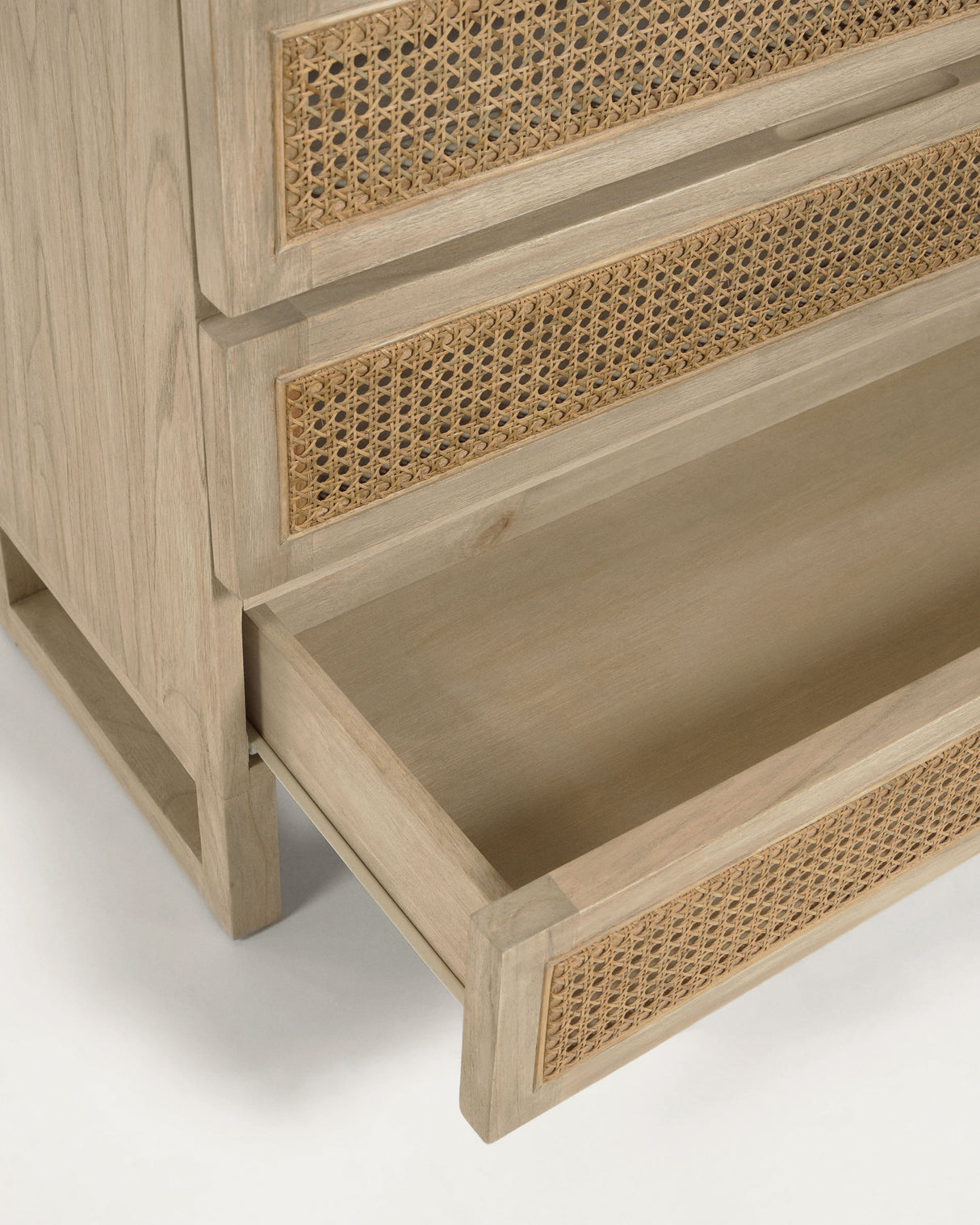 Rexit Kommode mit 4 Schubladen aus massivem Holz und Mindi Furnier mit Rattan 90 x 93 cm - ZEN ZONE Furniture