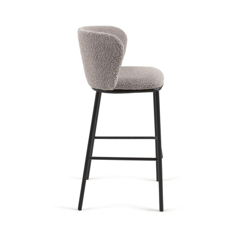 Ciselia Hocker mit hellgrauem Bouclé und schwarzen Stahlbeinen Höhe 75 cm hoch FSC Mix Credit - ZEN ZONE Furniture