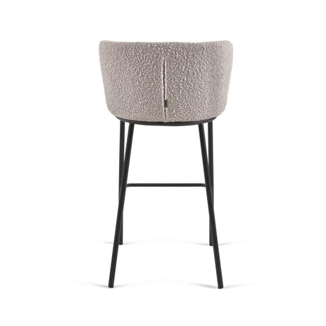 Ciselia Hocker mit hellgrauem Bouclé und schwarzen Stahlbeinen Höhe 75 cm hoch FSC Mix Credit - ZEN ZONE Furniture