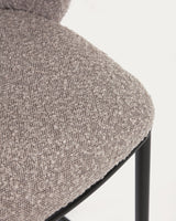 Ciselia Hocker mit hellgrauem Bouclé und schwarzen Stahlbeinen Höhe 75 cm hoch FSC Mix Credit - ZEN ZONE Furniture