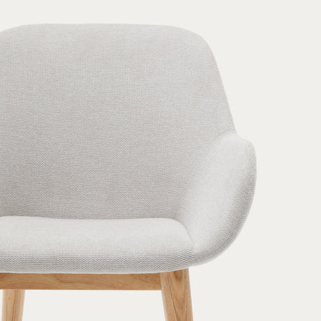 Konna Stuhl in Beige und Beine aus massivem Eschenholz mit natürlichem Finish - ZEN ZONE