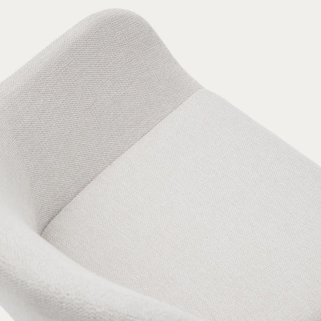 Konna Stuhl in Beige und Beine aus massivem Eschenholz mit natürlichem Finish - ZEN ZONE