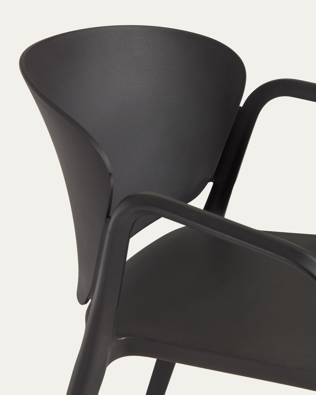 Ania stapelbarer Stuhl 100% outdoor schwarz - ZEN ZONE Furniture