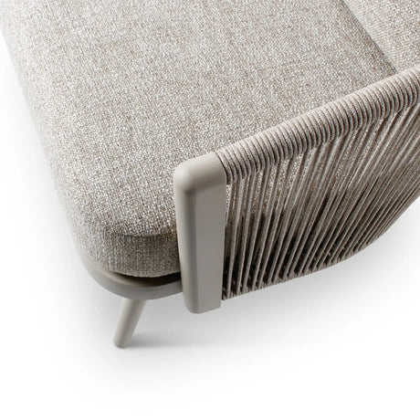 Gartensessel Mikos aus Aluminium mit steinfarbenen Kissen aus Outdoor-Stoff, 73x81x78 cm - ZEN ZONE Furniture