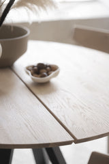 CARRADALE Esstisch Weiß pigmentiert/Schwarz 130x130x75cm - ZEN ZONE