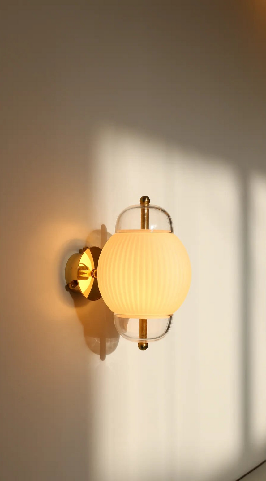 Shahin Wall Lamp made of hand-blown glass and brass