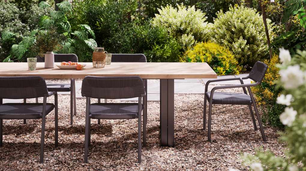 Granelli Gartenstuhl mit Armlehnen aus Aluminium und Geflecht Schwarz - ZEN ZONE Furniture