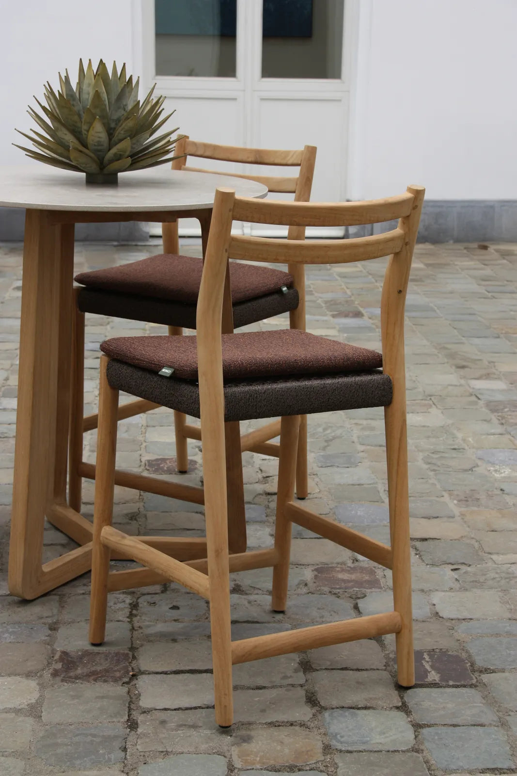 Atrani Bartisch aus Teakholz mit Keramikplatte Tresenhöhe 80x80 cm - ZEN ZONE Furniture