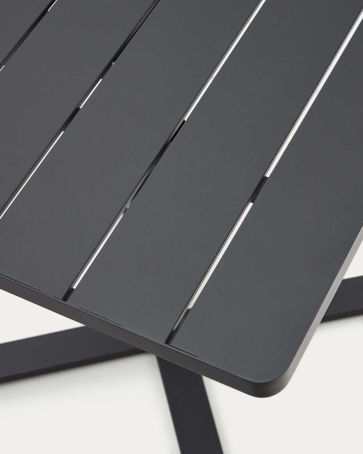 Faltbarer Außentisch Torreta aus Aluminium mit dunkelgrauem Finish 70 x 70 cm - ZEN ZONE Furniture
