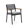 Bona stapelbarer Gartenstuhl aus Aluminium mit schwarzem Finish und Armlehnen aus massivem - ZEN ZONE Furniture