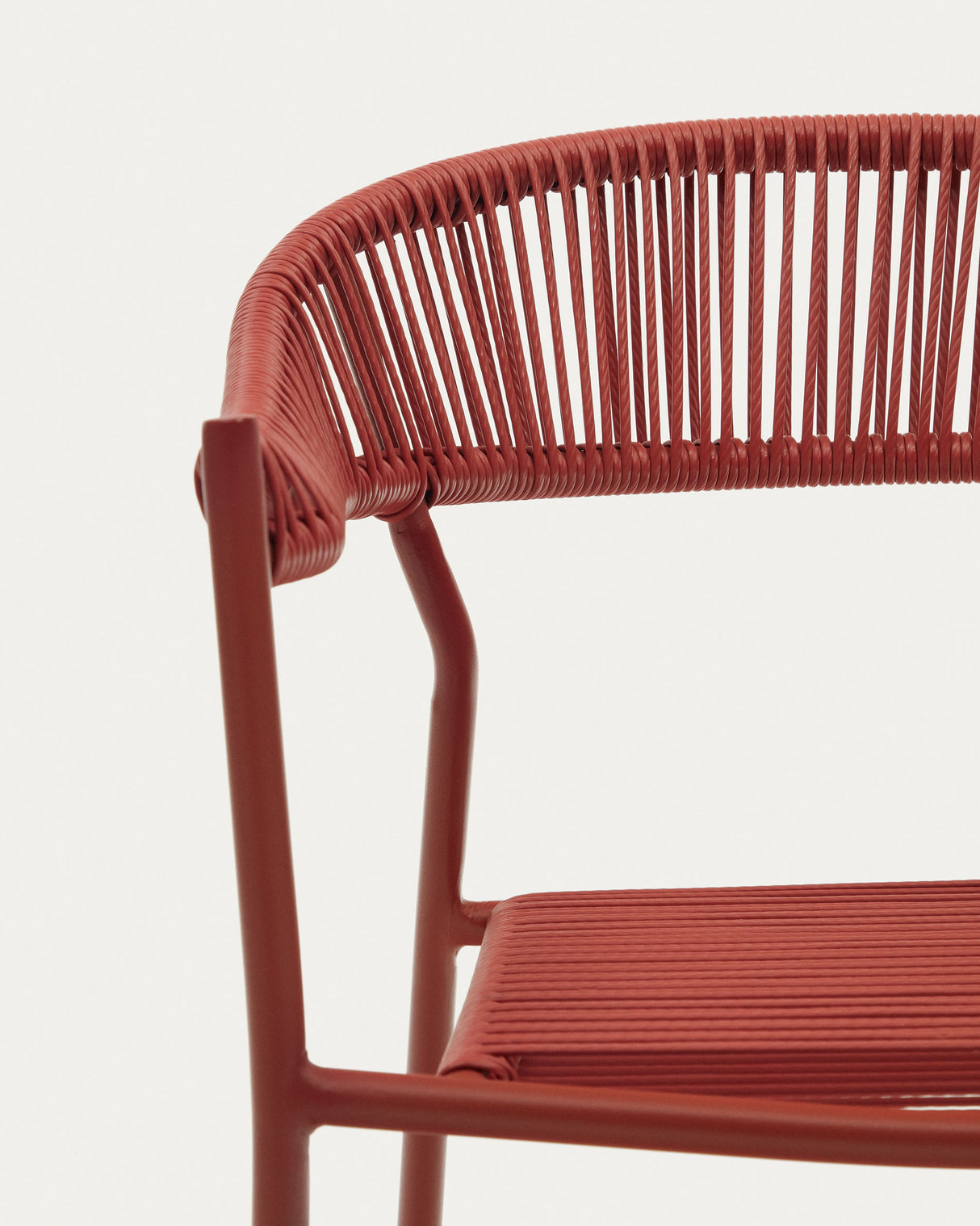 Futadera stapelbarer Gartenstuhl aus Kunststoffseil in Terrakotta und Stahl mit Finish in Terrakotta - ZEN ZONE Furniture