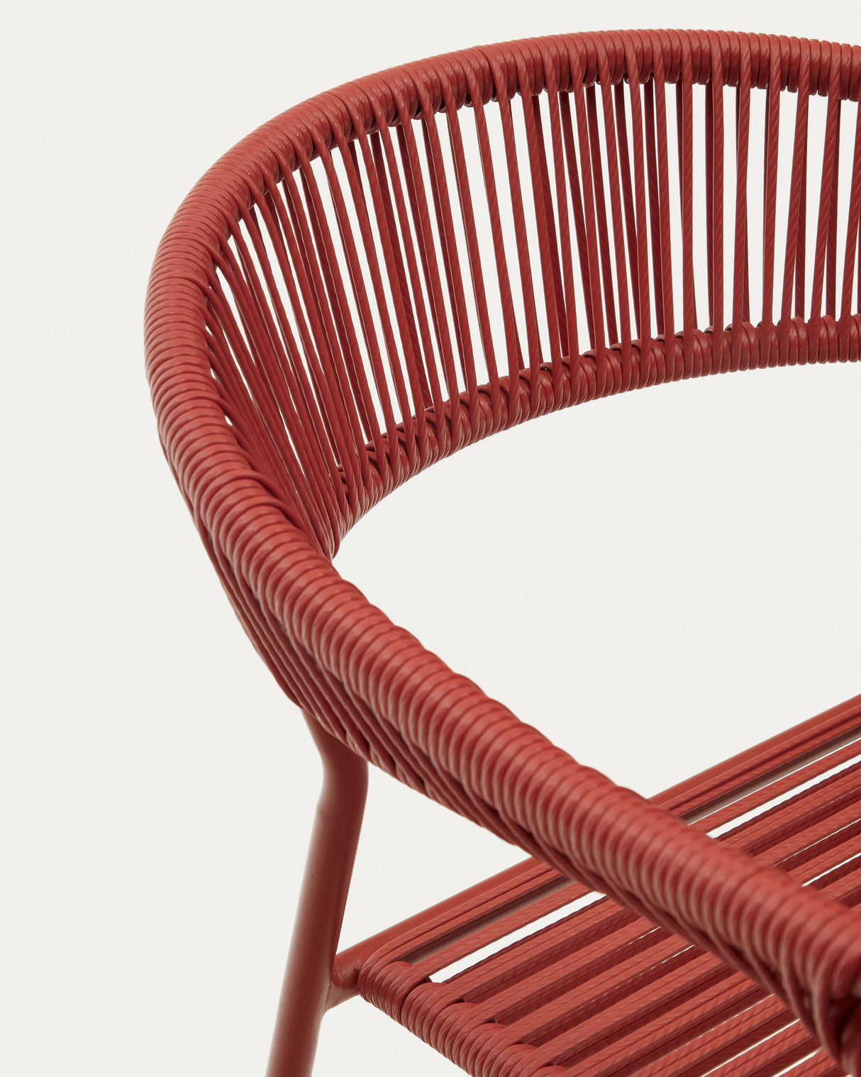 Futadera stapelbarer Gartenstuhl aus Kunststoffseil in Terrakotta und Stahl mit Finish in Terrakotta - ZEN ZONE Furniture