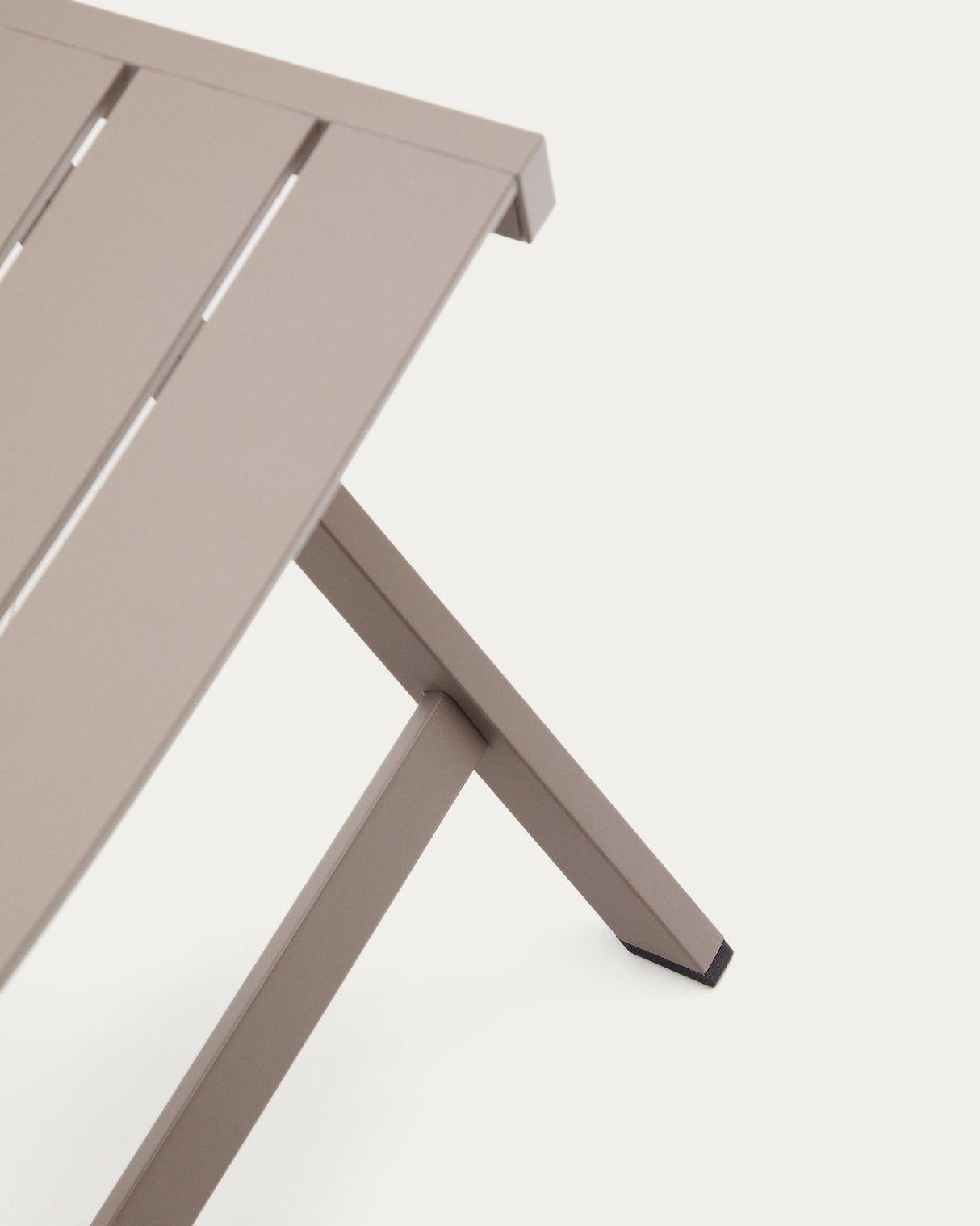 Faltbarer Gartenstuhl Torreta aus Aluminium mit mattbraunem Finish - ZEN ZONE Furniture