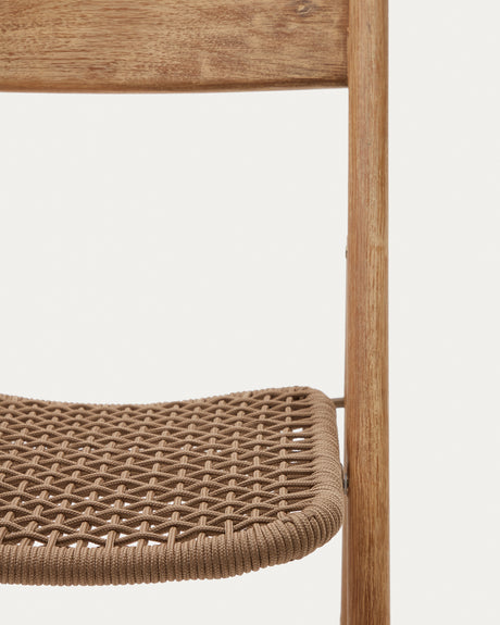 Klappstuhl Dandara aus Akazienmassivholz und einer Stahlstruktur mit geflochtener Sitzfläche in beige FSC 100% - ZEN ZONE Furniture