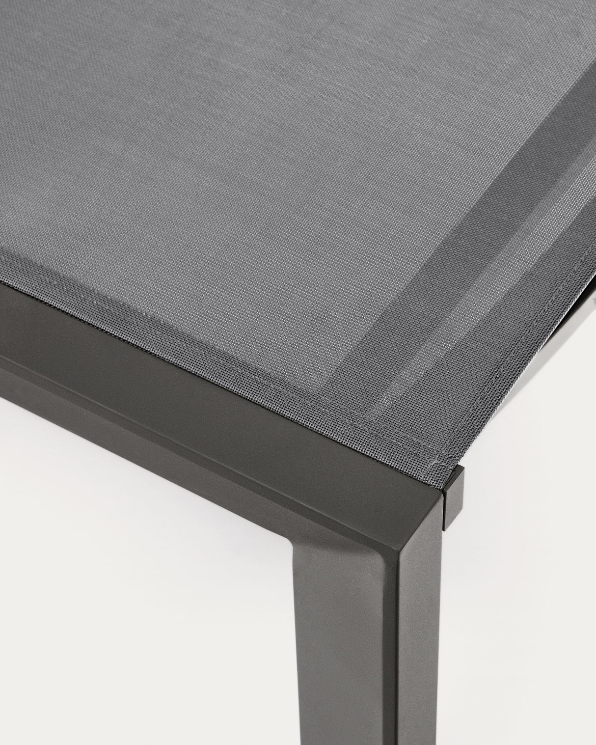 Canutells Aluminium Liegestuhl mit schwarzem Finish - ZEN ZONE Furniture