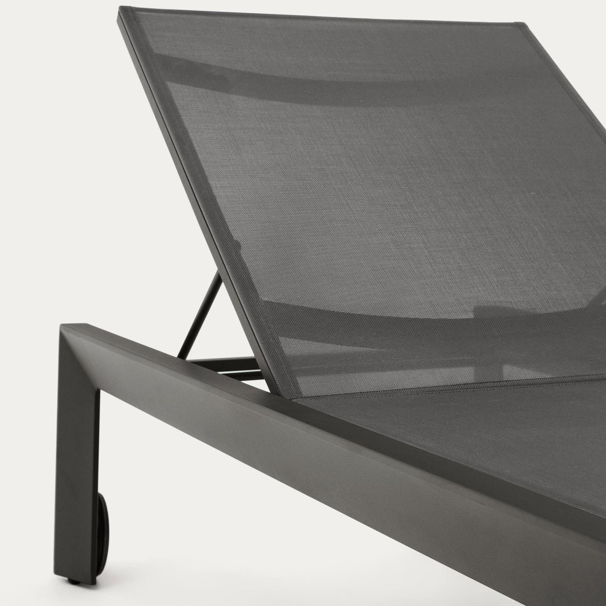 Canutells Aluminium Liegestuhl mit schwarzem Finish - ZEN ZONE
