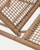 Dandara Sonnenliege mit Stahlstruktur, beigem Flechtwerk und Füßen aus massivem Akazienhol - ZEN ZONE Furniture