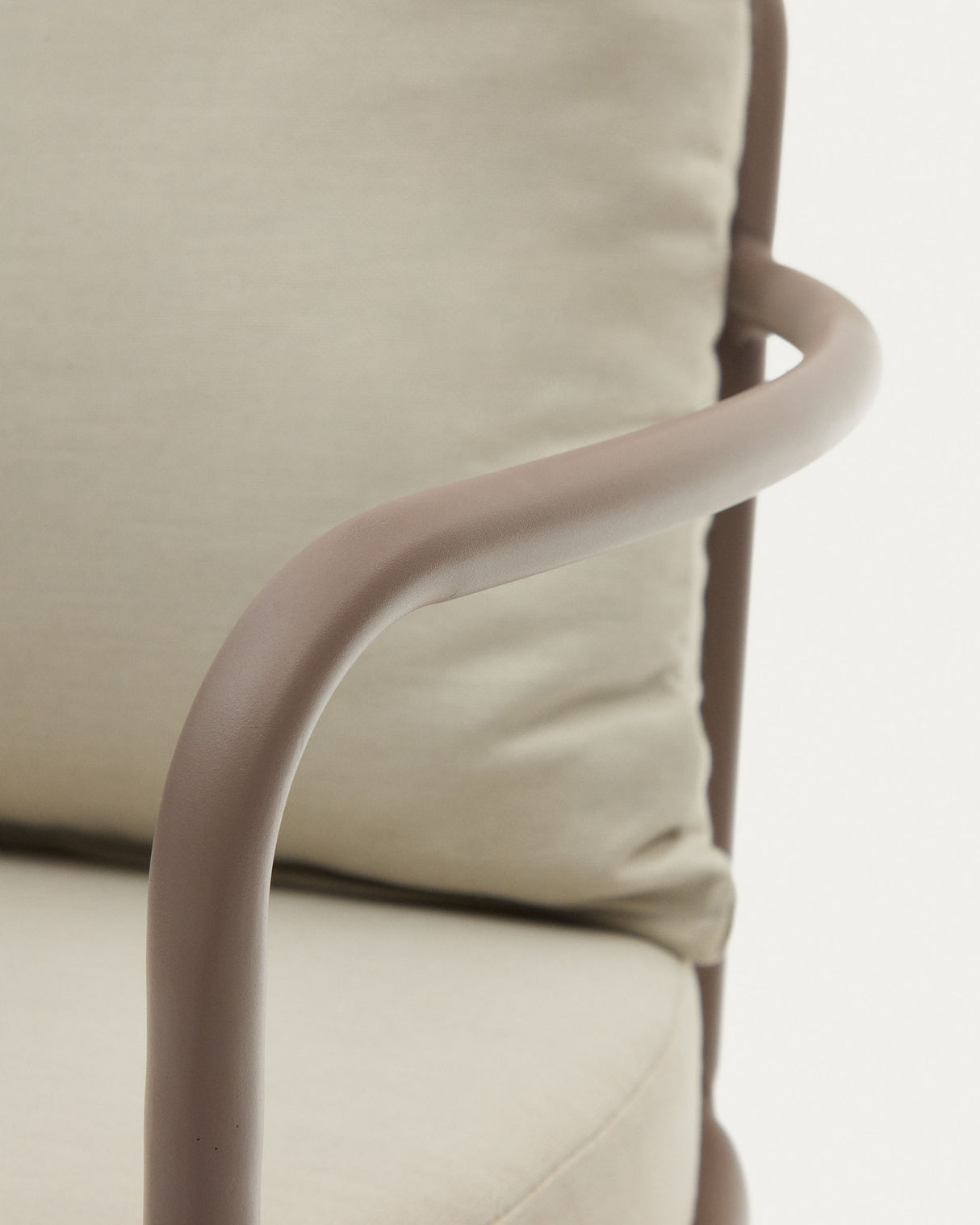 Bramant Sessel aus Stahl mit Finish in Helllila - ZEN ZONE Furniture