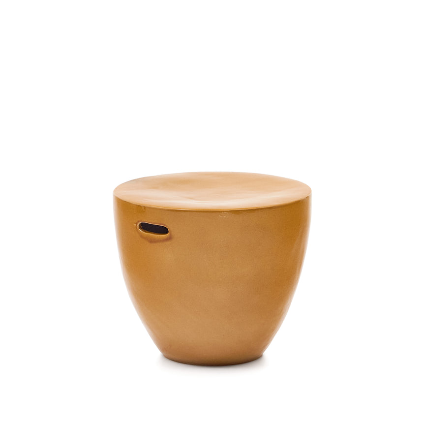 Mesquida Outdoor Beistelltisch aus Keramik mit senffarbenem Glasurfinish Ø 45 cm - ZEN ZONE Furniture