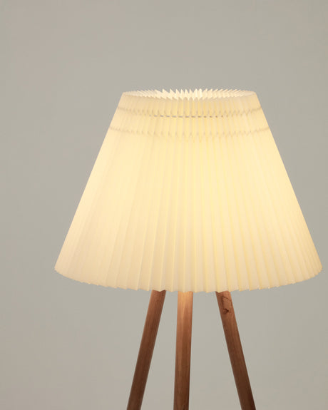 Benicarlo Stehlampe aus Kautschukholz mit natürlichem Finish und Beige - ZEN ZONE Furniture