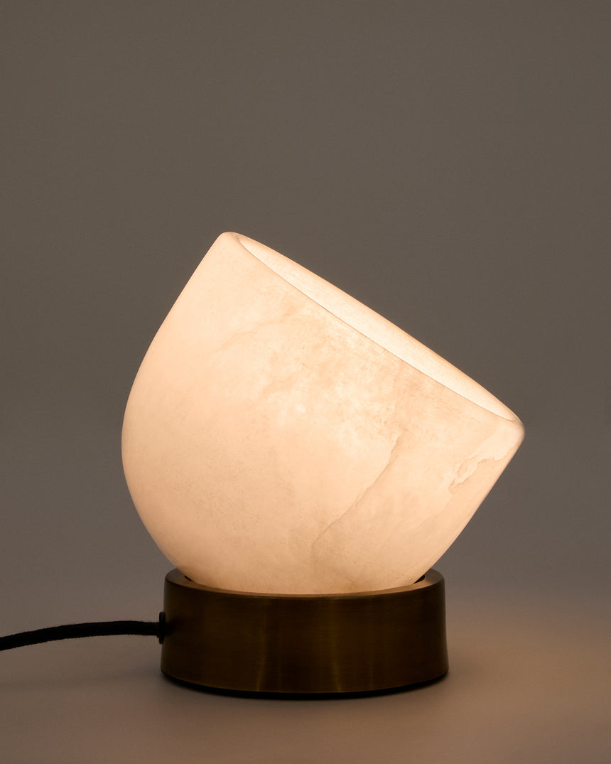 Tischleuchte Shenli aus Alabaster und Metall mit Messing-Finish. - ZEN ZONE Furniture