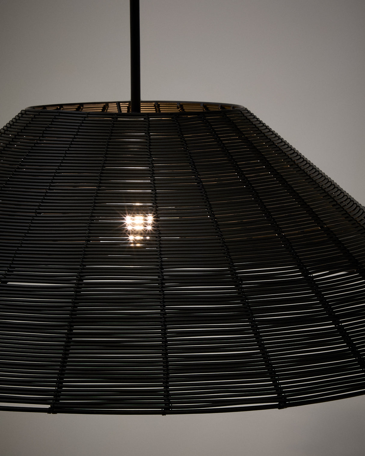 Saranella Schirm für Deckenlampe aus synthetischem Rattan schwarz Ø 70 cm - ZEN ZONE Furniture