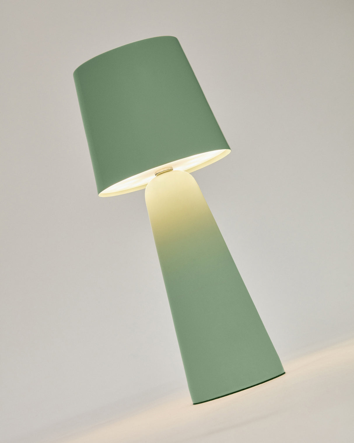 Arenys Outdoor Tischlampe klein aus Metall mit türkisfarbenem Lackfinish - ZEN ZONE Furniture