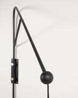 Eleazar Wandlampe aus Metall mit schwarz lackierter Oberfläche - ZEN ZONE Furniture
