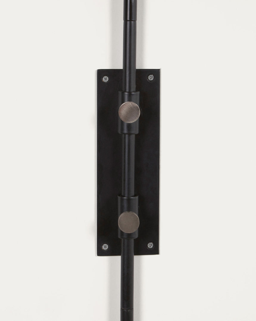 Eleazar Wandlampe aus Metall mit schwarz lackierter Oberfläche - ZEN ZONE Furniture