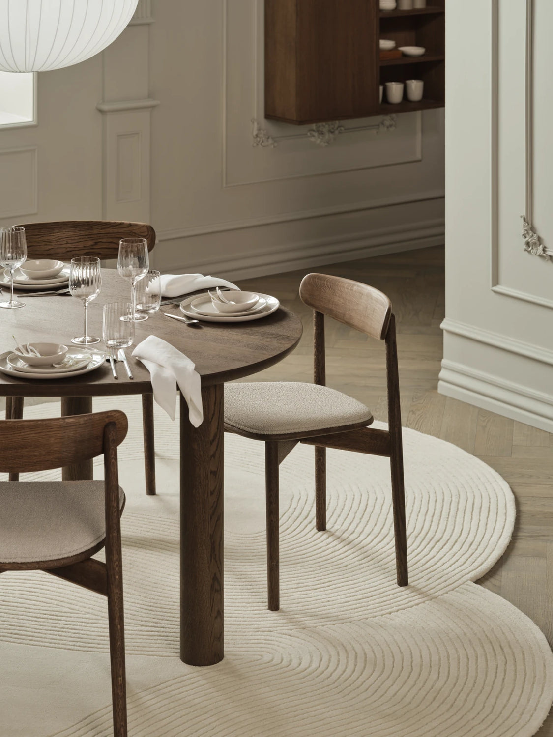 Merge Esszimmerstuhl aus dunkel geölter Eiche gepolstert, Sydney by Spoor - Leder, Light Cognac - ZEN ZONE Furniture