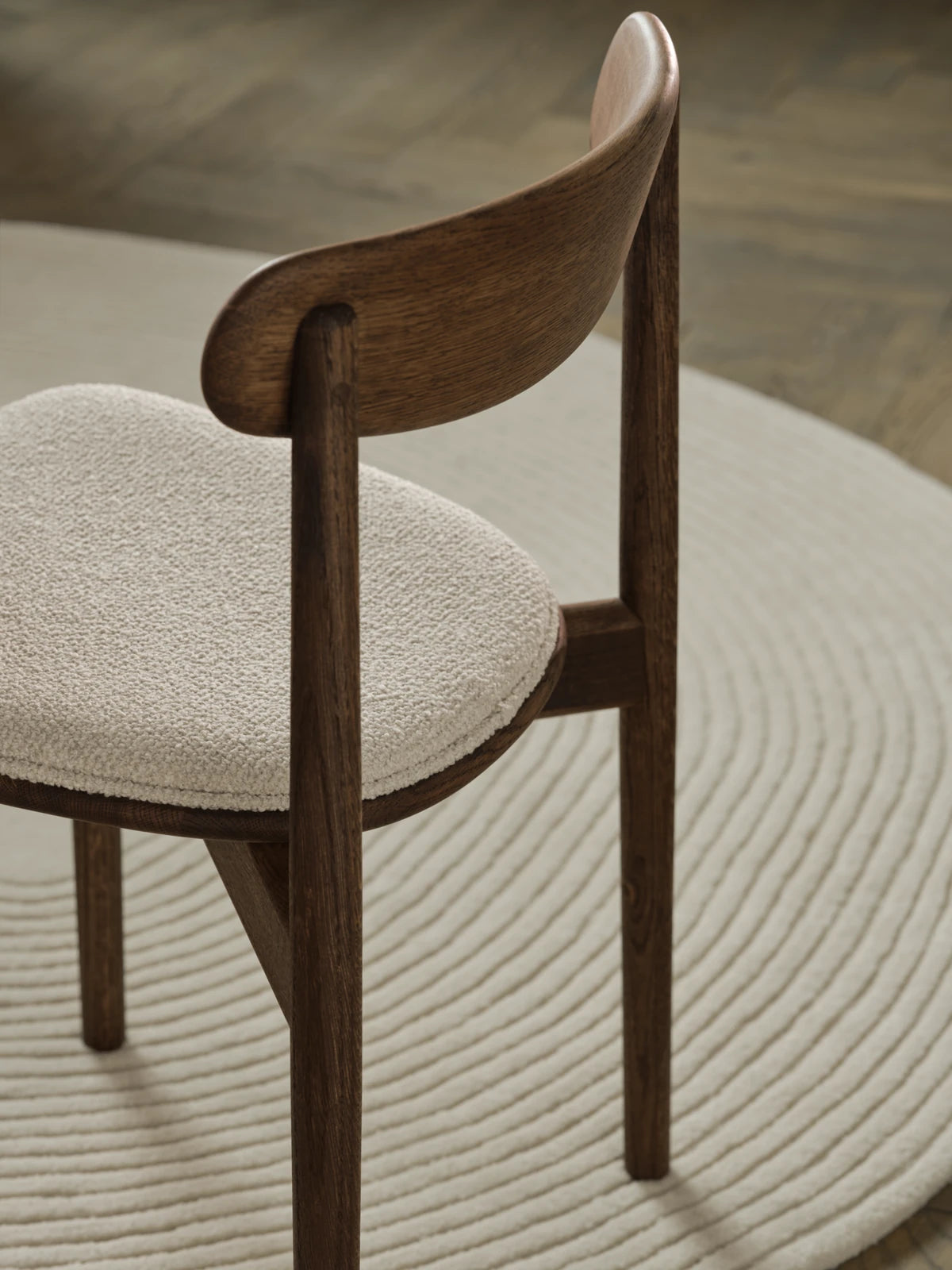 Merge Esszimmerstuhl aus dunkel geölter Eiche gepolstert, Sydney by Spoor - Leder, Light Cognac - ZEN ZONE Furniture
