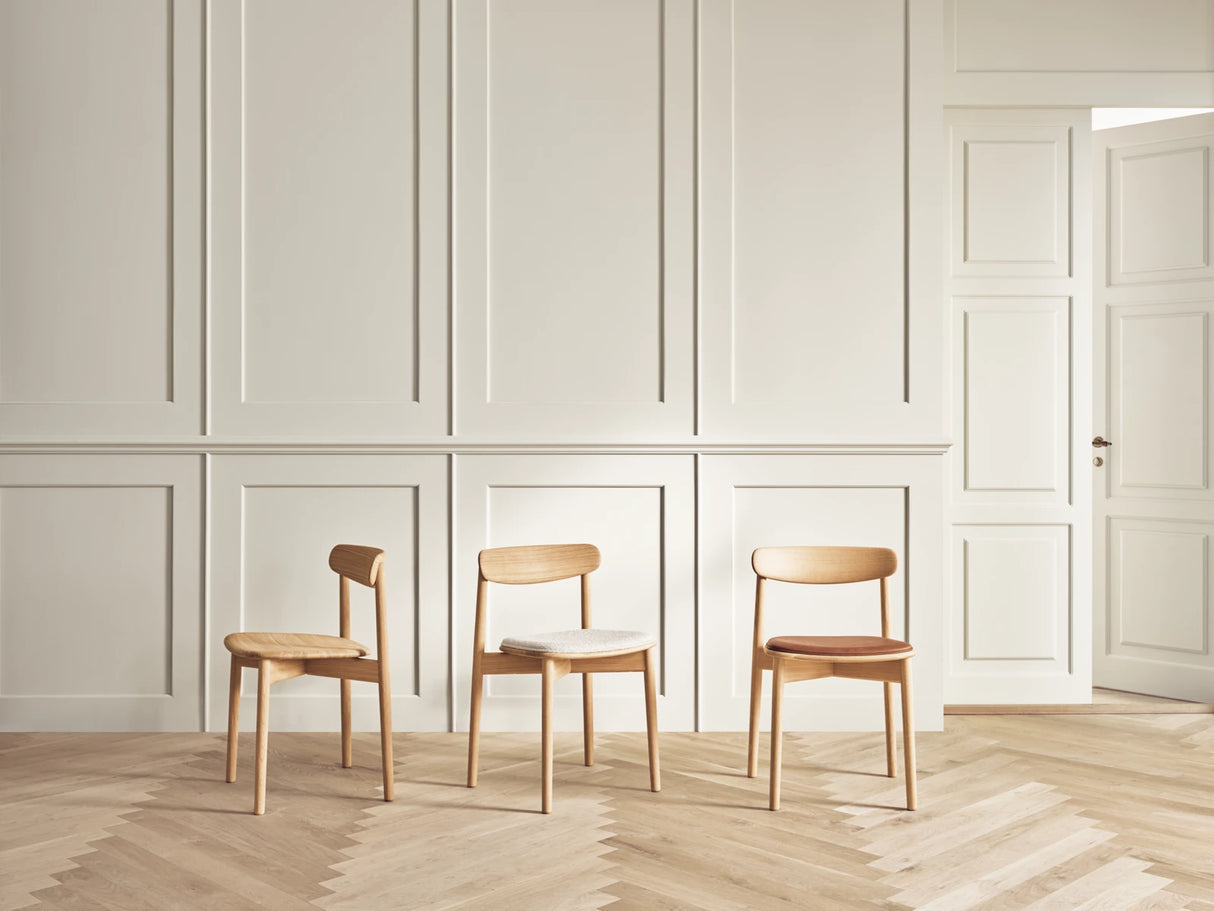 Merge Esszimmerstuhl aus dunkel geölter Eiche gepolstert, Sydney by Spoor - Leder, Light Cognac - ZEN ZONE Furniture