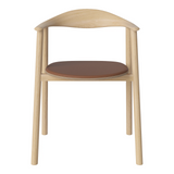 Swing Esstischstuhl aus Eiche weiß pigmentiert geölt – Gepolstert, Leder, Cognac - ZEN ZONE Furniture