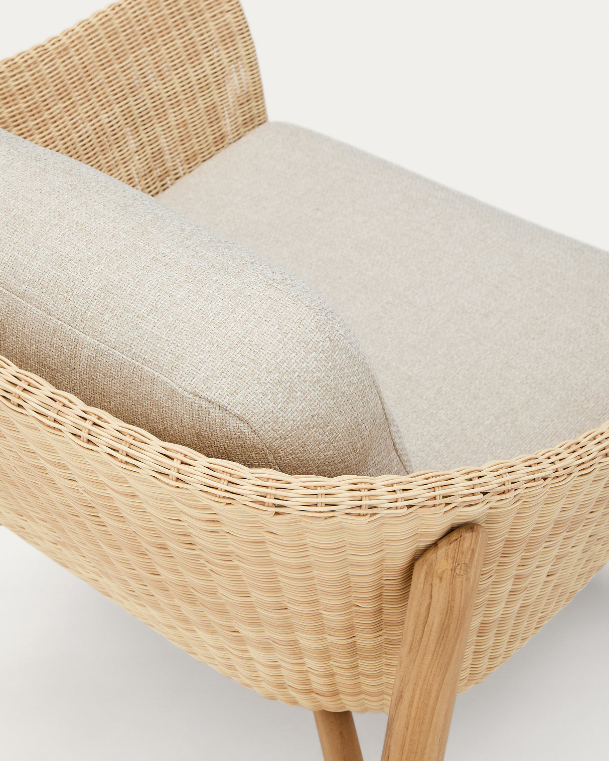 Sessel Galea aus massivem Teakholz und synthetischem Rattan FSC 100%