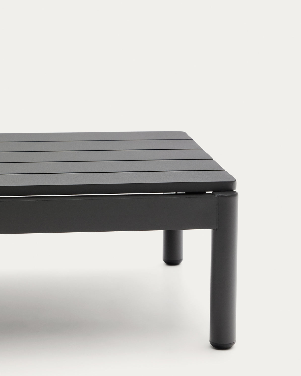 Couchtisch Sorells aus grauem Aluminium 52,4 x 91 cm - ZEN ZONE Furniture