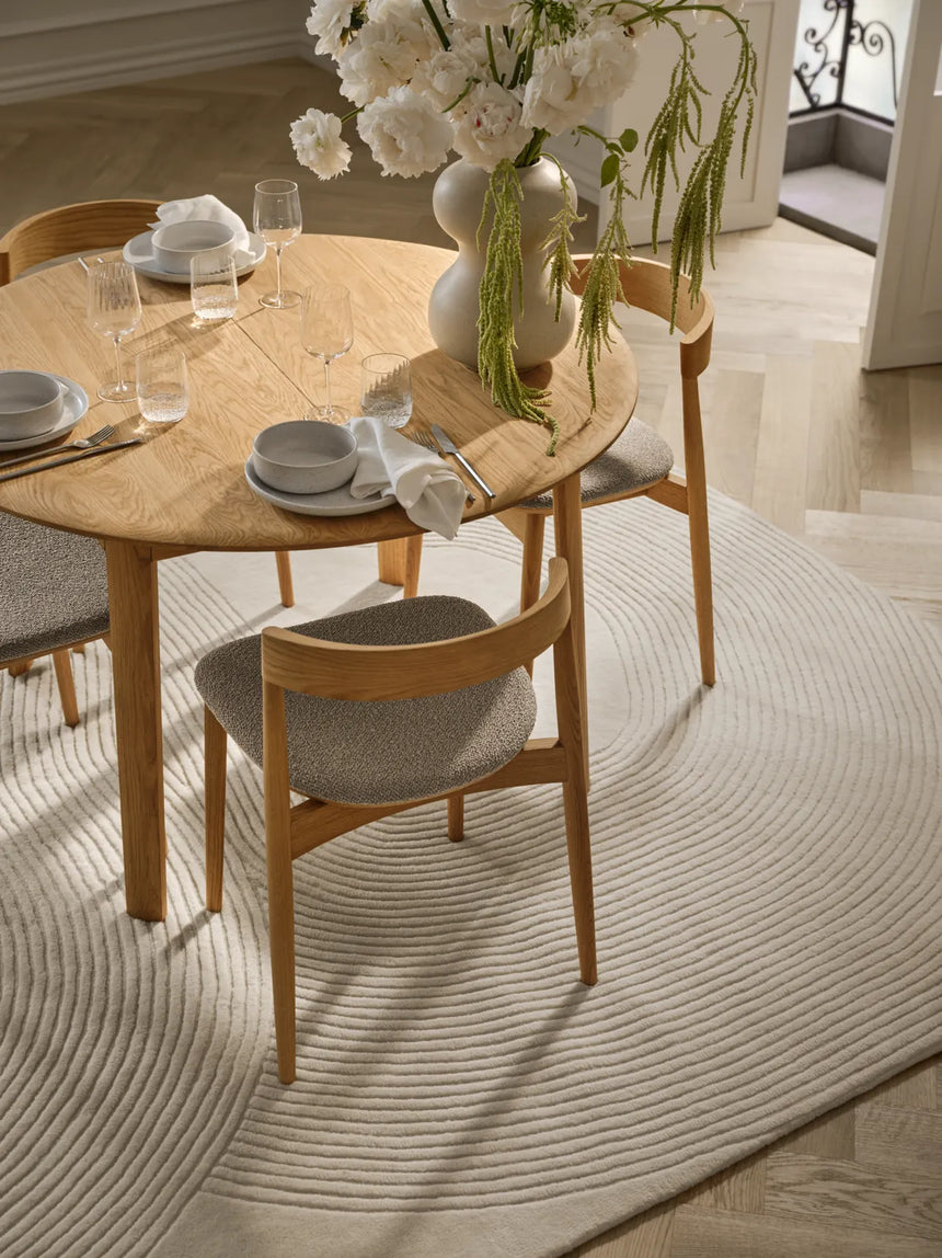 Kite Esstischstuhl aus Eiche geölt – Gepolstert, Soil - Glattes Gewebe, Sand - ZEN ZONE Furniture