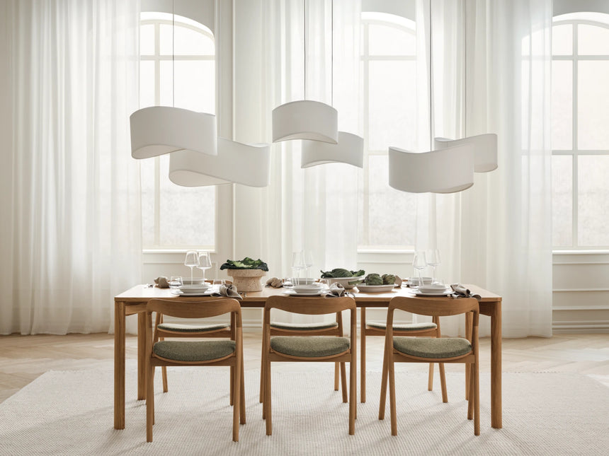 Fenri Gepolsterter Esstischstuhl aus Eiche weiß pigmentiert geölt, Memory - Bouclé und Textur, Grey white - ZEN ZONE Furniture