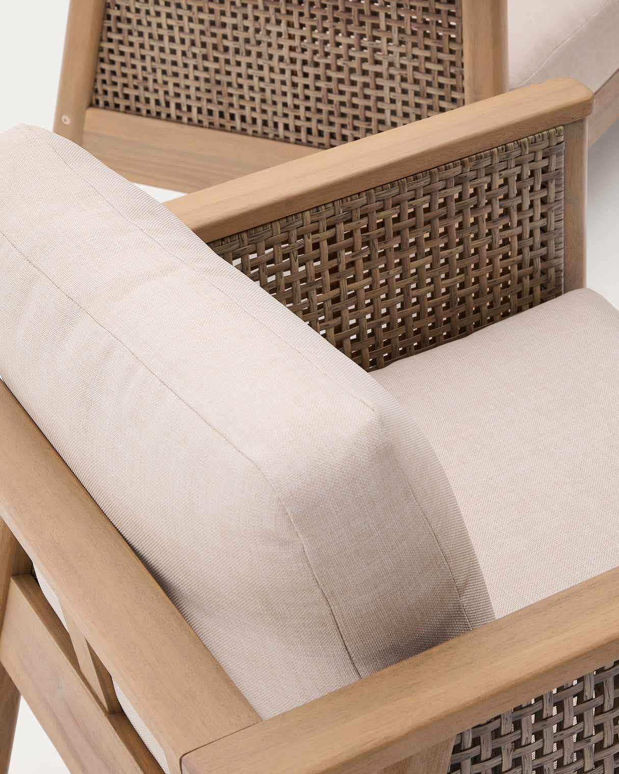 Set Alabe bestehend aus 2-Sitzer-Sofa, 2 Sesseln und Couchtisch aus Akazienholz 100% FSC