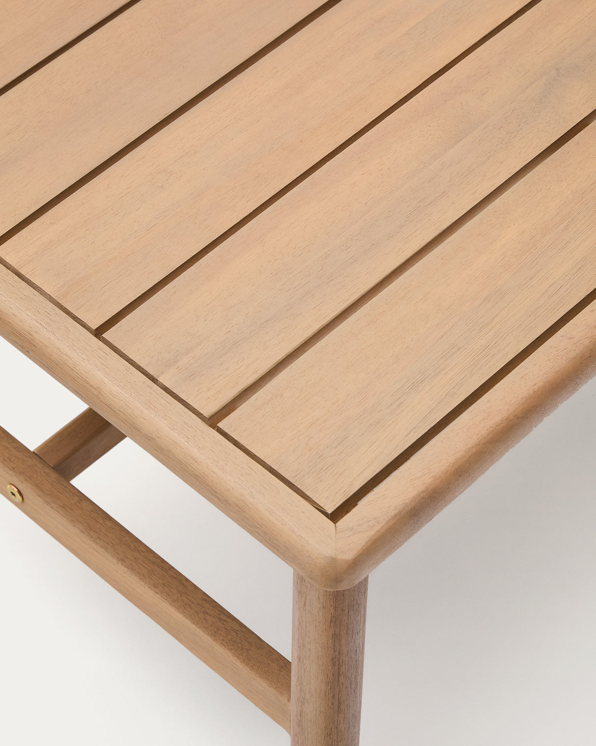 Set Alabe bestehend aus 2-Sitzer-Sofa, 2 Sesseln und Couchtisch aus Akazienholz 100% FSC