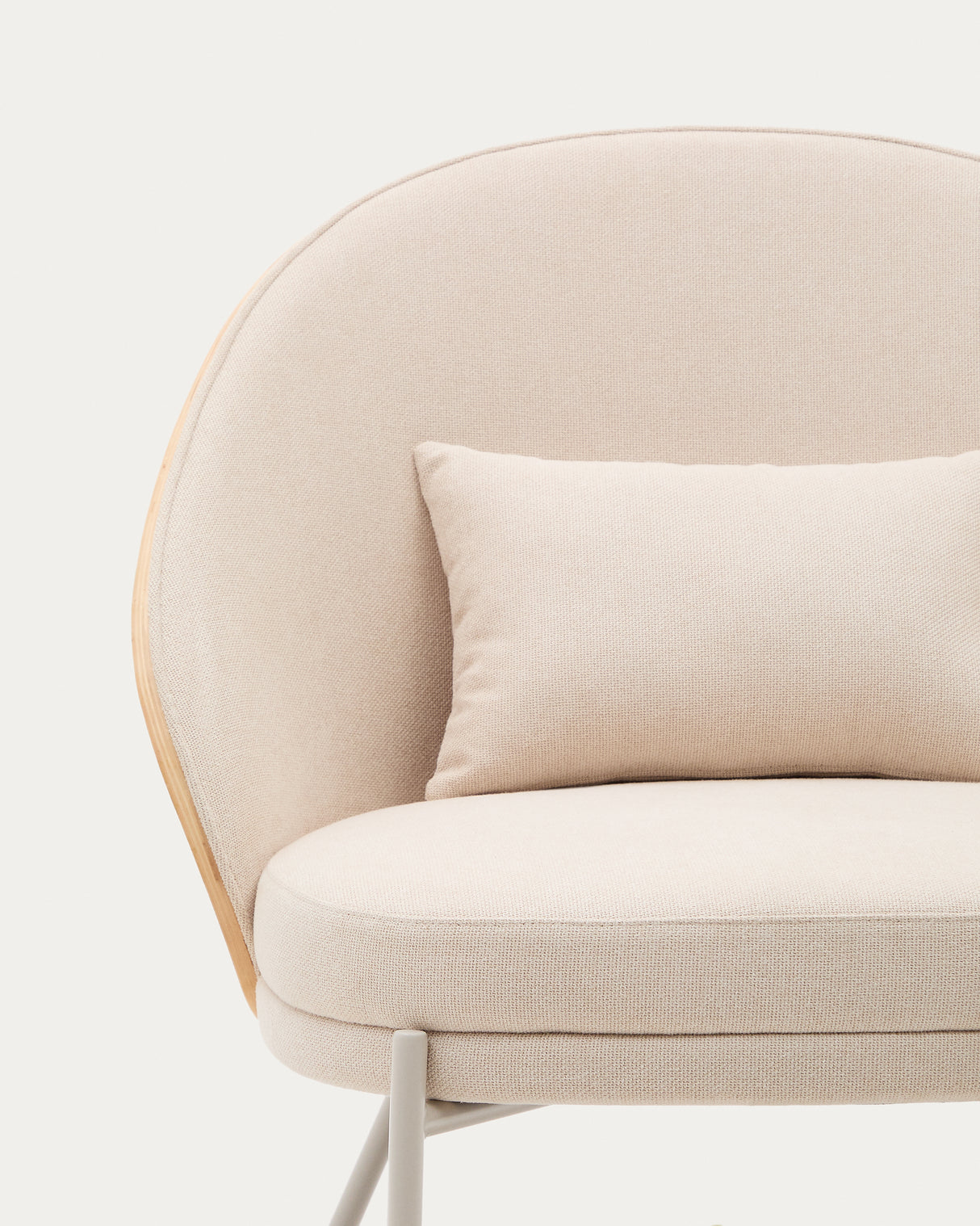 Sessel Eamy aus beigefarbenem Chenille, Eschenfurnier mit natürlichem Finish und beigefarbenem Metall - ZEN ZONE Furniture