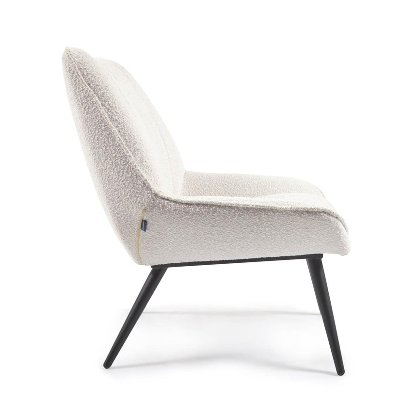 Marlina Sessel mit Bezug im Bouclé-Stil weiß mit Stahlbeinen mit schwarzem Finish - ZEN ZONE Furniture
