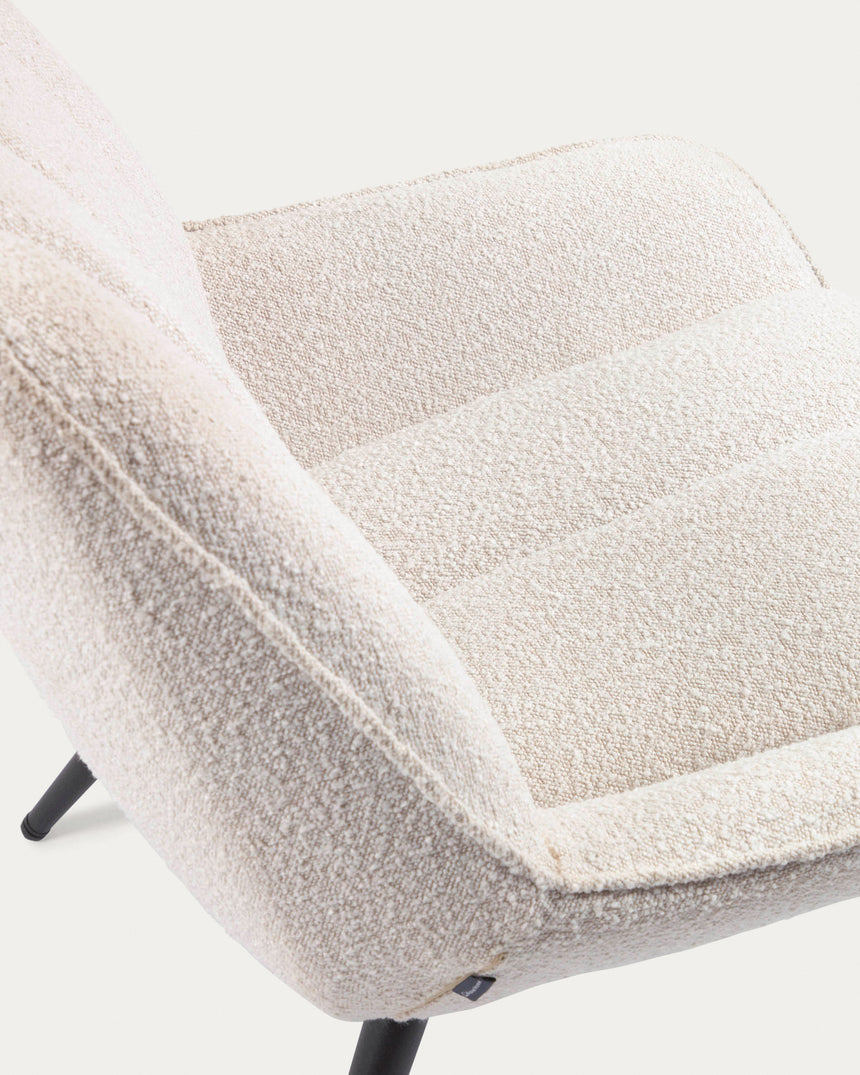 Marlina Sessel mit Bezug im Bouclé-Stil weiß mit Stahlbeinen mit schwarzem Finish - ZEN ZONE Furniture