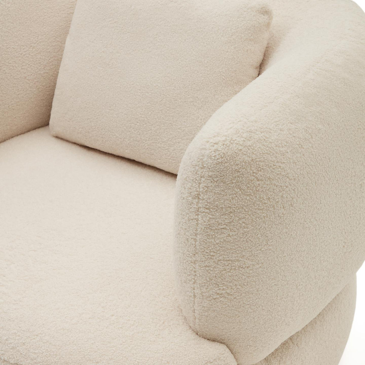 Martina Drehsessel mit Bouclé in Off-White mit Kissen - ZEN ZONE