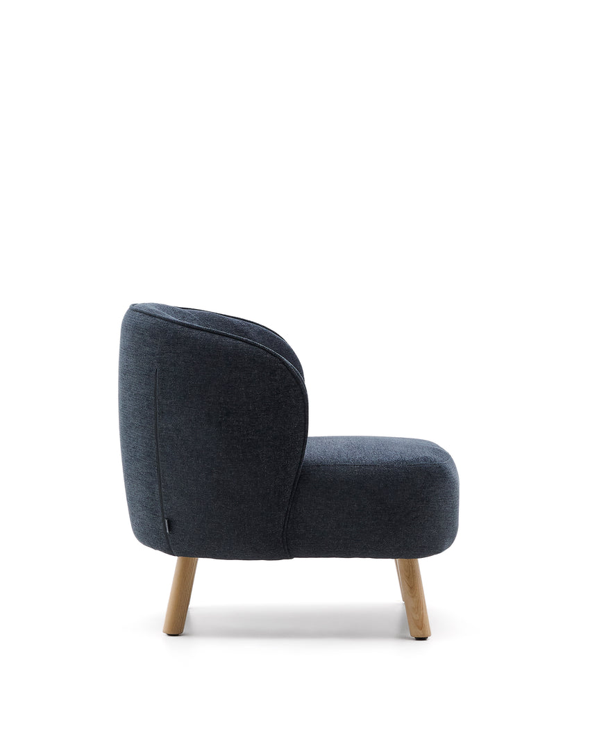 Sessel Ulit aus blau-grauem Chenille und Beinen aus massivem Buchenholz mit natürlichem Finish. - ZEN ZONE Furniture