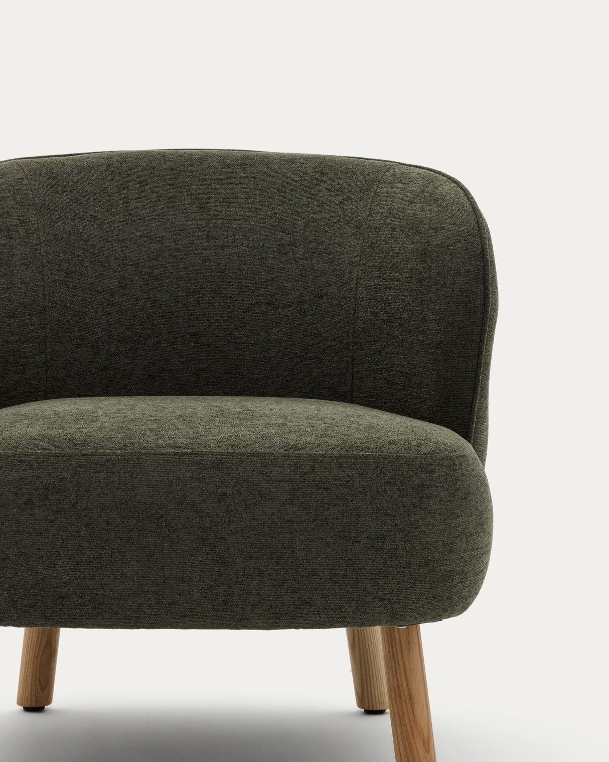 Sessel Ulit aus grünem Chenille und Beinen aus massivem Buchenholz mit natürlichem Finish - ZEN ZONE Furniture