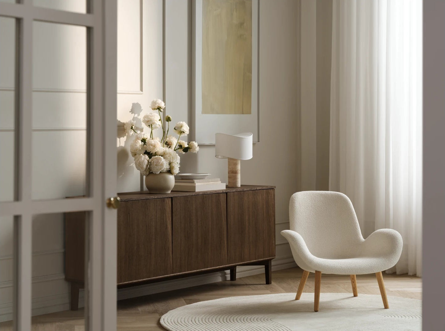 Silent Sideboard avec piétement en bois, en chêne huilé, 200x45 cm